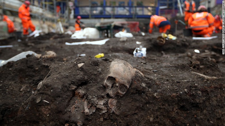 6/8 Work on Crossrail has also led to some rather grizzly discoveries. This skull was found during works at Liverpool Street Stations. It is thought to be one of more than 20,000 burials from Bedlam hospital between 1569 and 1738.